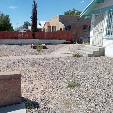 Image 2 - 2129 Coal Avenue Southeast, Albuquerque, NM 87106, USA - House for rent
