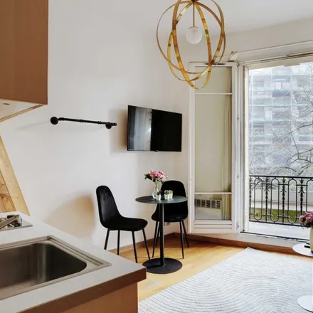Image 9 - 10 Boulevard Émile Augier, 75116 Paris, France - Apartment for rent