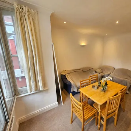 Rent this 2 bed apartment on Pizzeria on the Green in 4 Clapham Common South Side, London