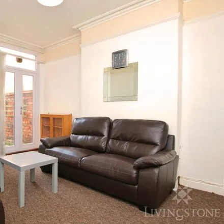 Rent this 3 bed townhouse on Devana Road in Leicester, LE2 1PJ