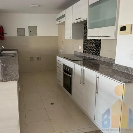 Rent this 2 bed apartment on Corporación Eléctrica del Ecuador in Avenida 6 de Diciembre, 170517