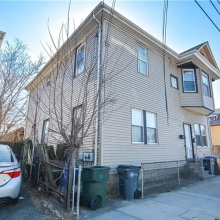 Image 2 - Admiral opposite Tappan, Admiral Street, Providence, RI 02918, USA - Townhouse for sale