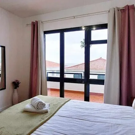 Rent this 2 bed apartment on Deutsches Konsulat in Largo do Phelps 6, 9050-025 Funchal