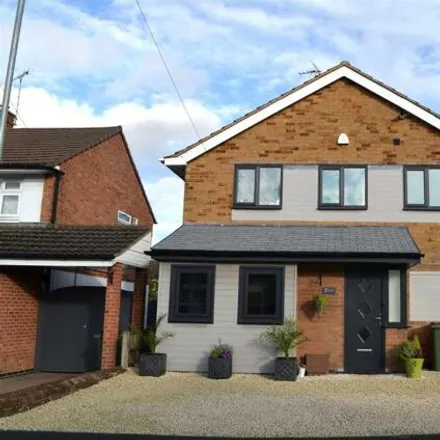 Buy this 3 bed house on St Ives Road in Wigston, LE18 2JB