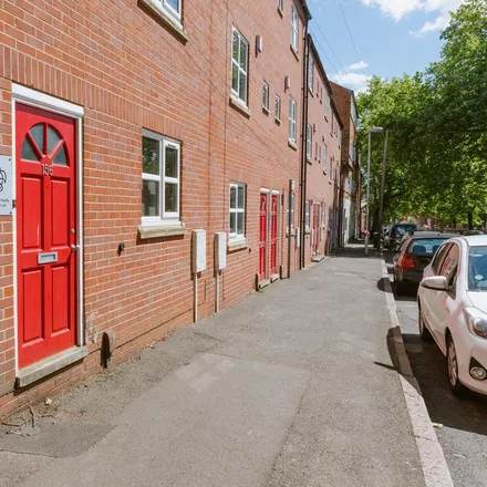 Rent this 4 bed townhouse on 154 North Sherwood Street in Nottingham, NG1 4EH