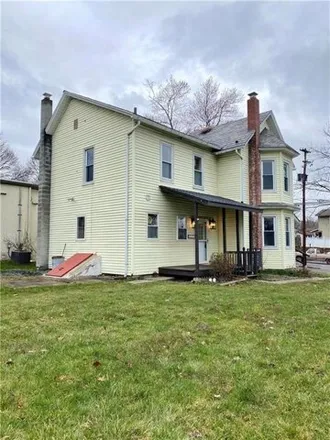 Image 3 - 844 Market Street, Uttsville, Bangor, PA 18013, USA - House for sale