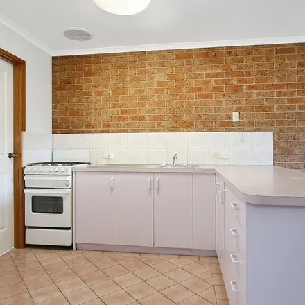 Rent this 2 bed townhouse on Alexandra Street in East Albury NSW 2640, Australia