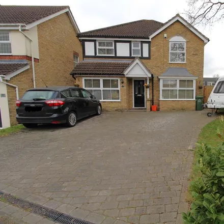Rent this 4 bed house on Aylesbury Drive in Basildon, SS16 6UL