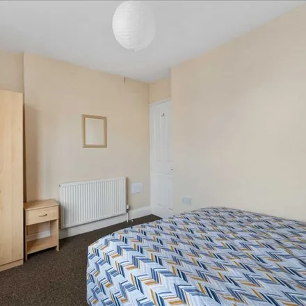 Image 2 - 10 Diamond Avenue, Plymouth, PL4 8QD, United Kingdom - Apartment for rent