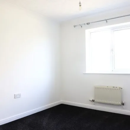 Rent this 4 bed apartment on Faraday Drive in Bletchley, MK5 7DD