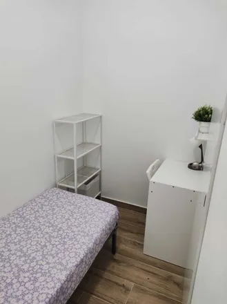 Rent this 1 bed apartment on l'Hospitalet de Llobregat in Districte II, CT