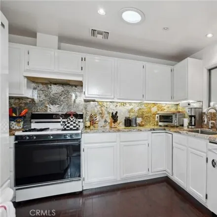 Image 9 - 8342 Maple Drive, Los Angeles, CA 90046, USA - House for sale