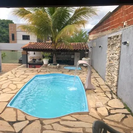 Buy this 5 bed house on Avenida Vereda da Cruz in Arniqueira - Federal District, 71925-180