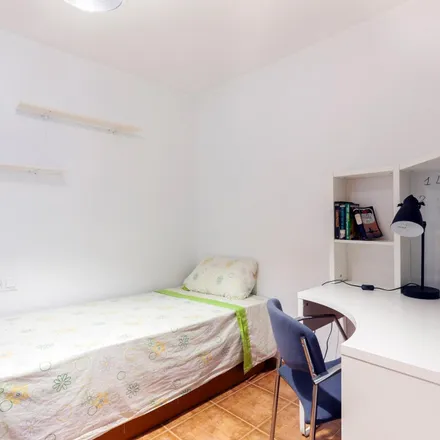 Rent this 2 bed apartment on Carrer del Doctor Coll in 08001 Barcelona, Spain