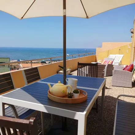 Rent this 3 bed apartment on Rua Professora Ofélia da Cruz Costa in Matosinhos, Portugal