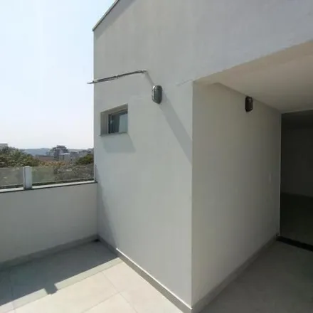 Buy this 3 bed apartment on Rua Mantena in Divinópolis - MG, 35500-184