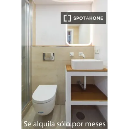 Image 6 - Calle Antonio Vicent, 30, 28019 Madrid, Spain - Apartment for rent