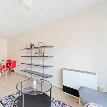Image 2 - Honey & Fig, 9 Westfield Terrace, Devonshire, Sheffield, S1 4GH, United Kingdom - Room for rent