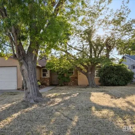 Buy this 3 bed house on 2822 Arnold Street in Bakersfield, CA 93305
