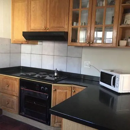 Rent this 5 bed apartment on 2a Perth Road in Cape Town Ward 57, Cape Town