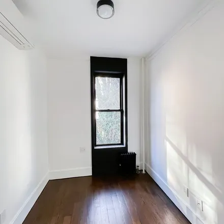 Rent this 3 bed apartment on 80 2nd Place in New York, NY 11231