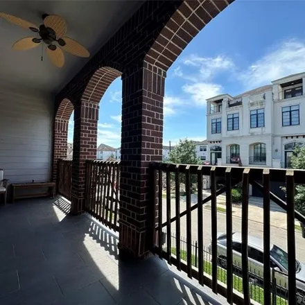 Buy this 6 bed house on 512-514 West Clay Street in Houston, TX 77019