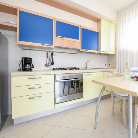 Image 2 - Lazise, Via Francesco Fontana, 37017 Lazise VR, Italy - Apartment for rent