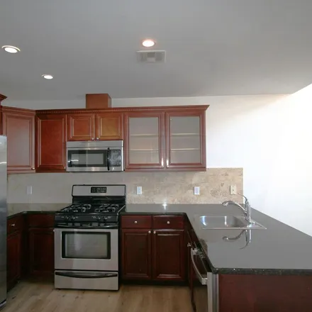 Image 2 - 763 Montgomery Street, Bergen Square, Jersey City, NJ 07306, USA - Apartment for rent