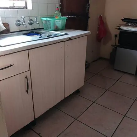 Rent this 3 bed apartment on Oupa Moeti Road in Mthambeka, Tembisa