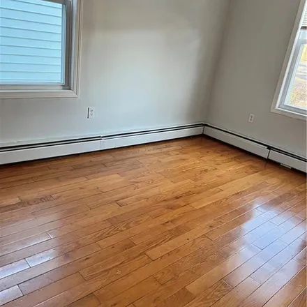 Rent this 4 bed apartment on East Street in Barnesville, New Haven