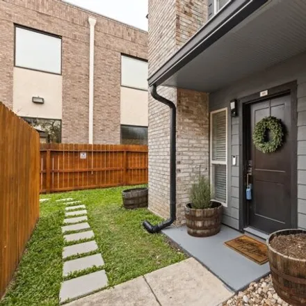 Image 1 - 14350 Jones Maltsberger Road, San Antonio, TX 78247, USA - Townhouse for sale