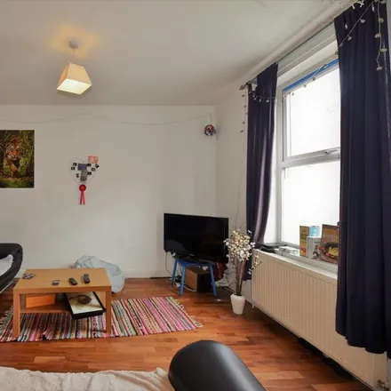 Image 3 - Thornville Terrace, Leeds, LS6 1JT, United Kingdom - House for rent