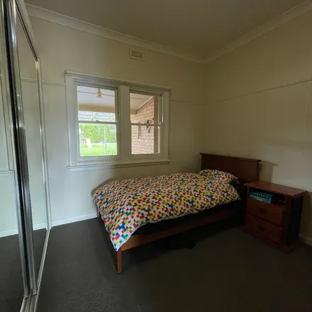 Rent this 3 bed apartment on Lonsdale Street in Hamilton VIC 3300, Australia