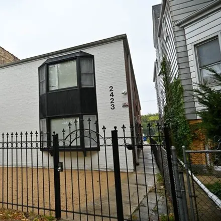 Rent this 2 bed townhouse on 2423 West Gunnison Street in Chicago, IL 60625
