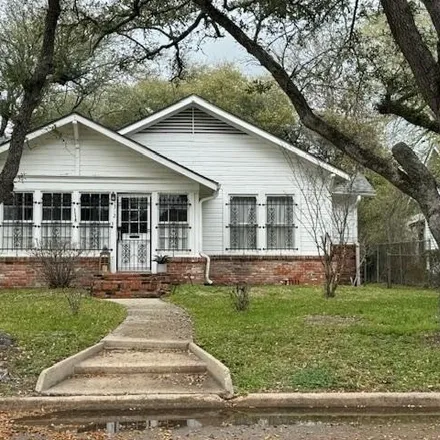 Buy this 3 bed house on 698 13th Street in Orange, TX 77630