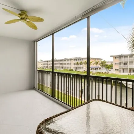 Buy this 1 bed condo on 114 Shore Court in North Palm Beach, FL 33408
