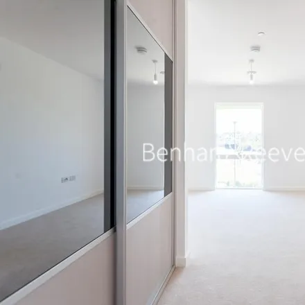 Image 9 - Quarrion House, Felar Walk, London, NW9 4DP, United Kingdom - Apartment for rent