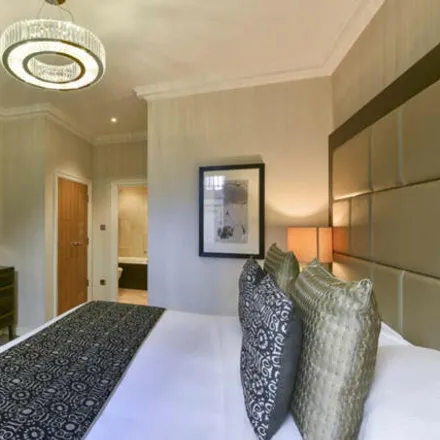 Image 2 - Fraser Suites Kensington, 75 Cromwell Road, London, SW7 5RN, United Kingdom - Room for rent