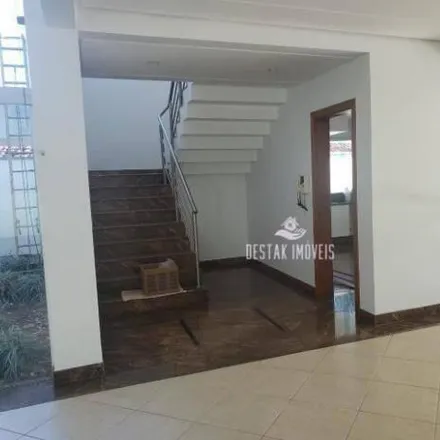 Buy this 4 bed house on Rua Engenheiro Hélvio Felici in Morada da Colina, Uberlândia - MG