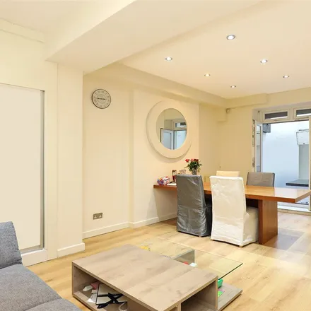 Image 6 - 229 Sussex Gardens, London, W2 2RL, United Kingdom - Apartment for rent