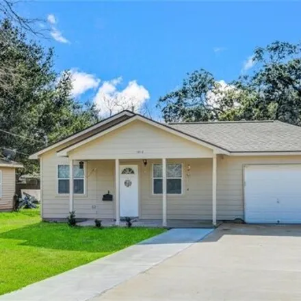 Buy this 2 bed house on 1027 Meyer Street in Lake Barbara, Clute