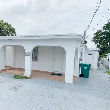 Buy this studio duplex on 7-Eleven in 1 West Flagler Street, Miami