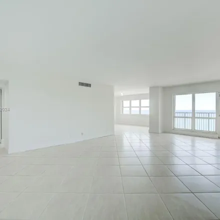 Image 9 - South Ocean Boulevard, Lauderdale-by-the-Sea, Broward County, FL 33062, USA - Apartment for rent