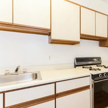 Rent this 1 bed apartment on 654 West Cornelia Avenue