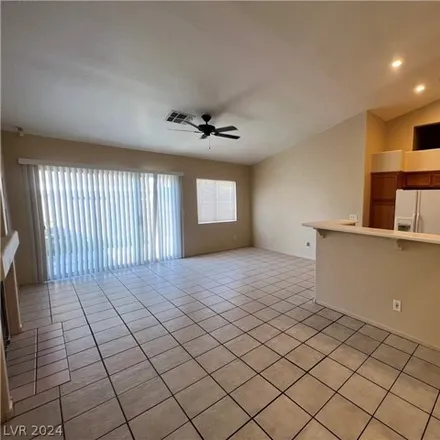 Image 6 - 1940 Grand Prairie Avenue, North Las Vegas, NV 89032, USA - House for rent