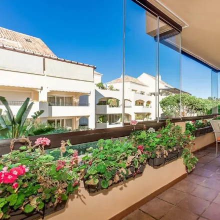 Buy this 2 bed apartment on 29604 Marbella