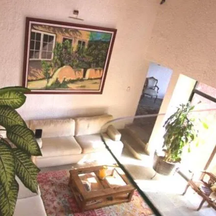 Buy this 4 bed house on Universidad Europea Capus Cuernavaca in Carmelia 104, Buena Vista