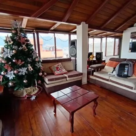 Buy this 9 bed house on Alonso Lobon in 170121, Quito
