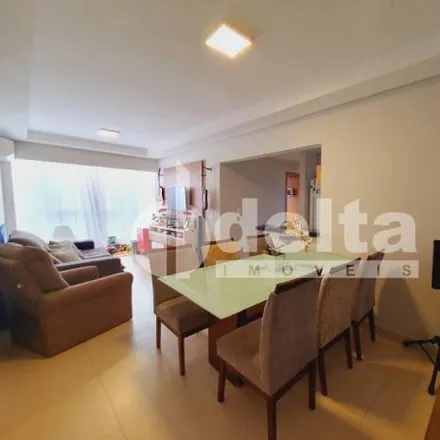 Buy this 3 bed apartment on Rua Senador Furtado in Tubalina, Uberlândia - MG