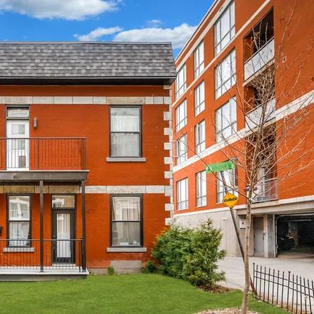Rent this 3 bed townhouse on 2182 Avenue Prud'homme in Montreal, QC H4A 1T9